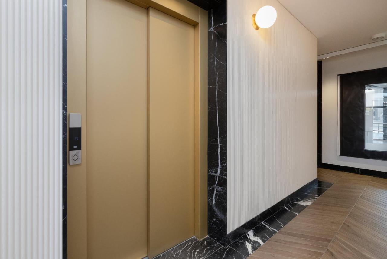 Luxurious Apartment With Two Bedrooms And Parking In Gdynia By Noclegi Renters Exteriér fotografie
